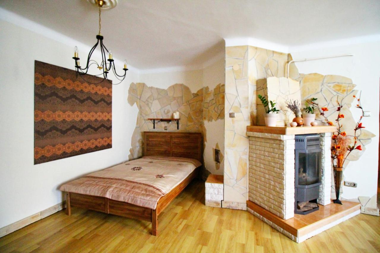 Cosy Castle Apartment Budapeste Exterior foto