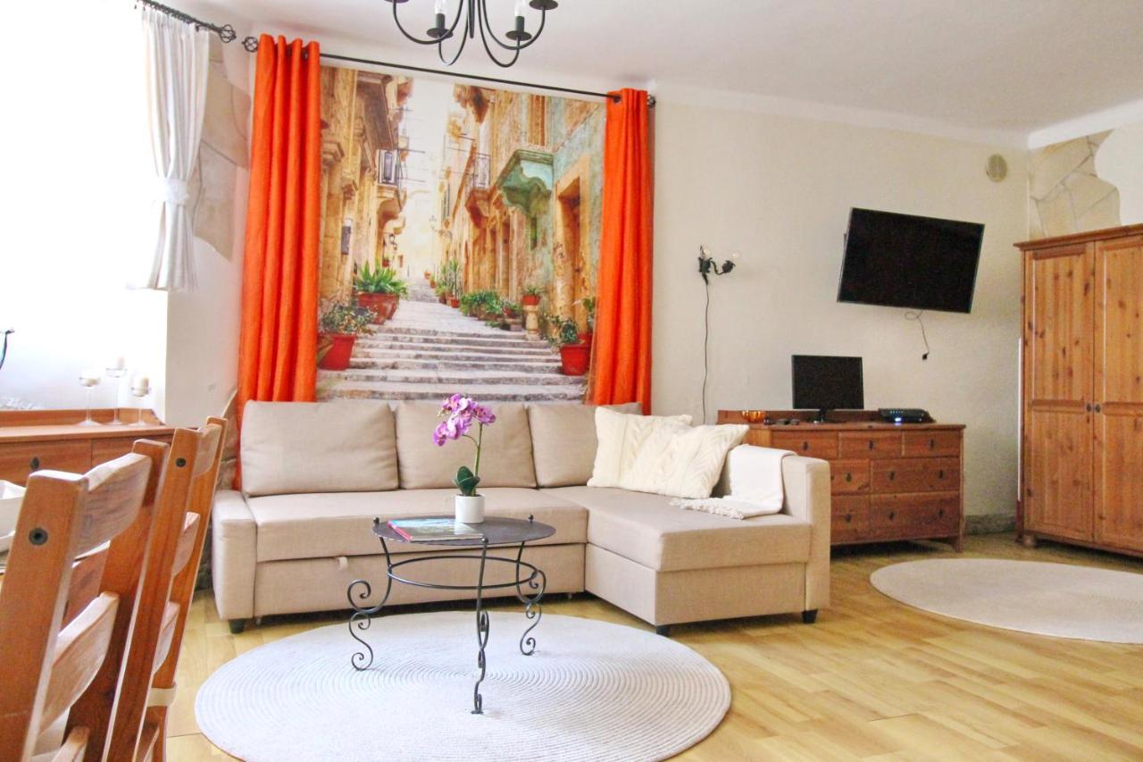 Cosy Castle Apartment Budapeste Exterior foto