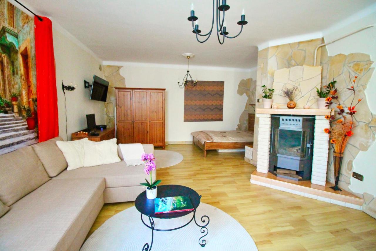 Cosy Castle Apartment Budapeste Exterior foto