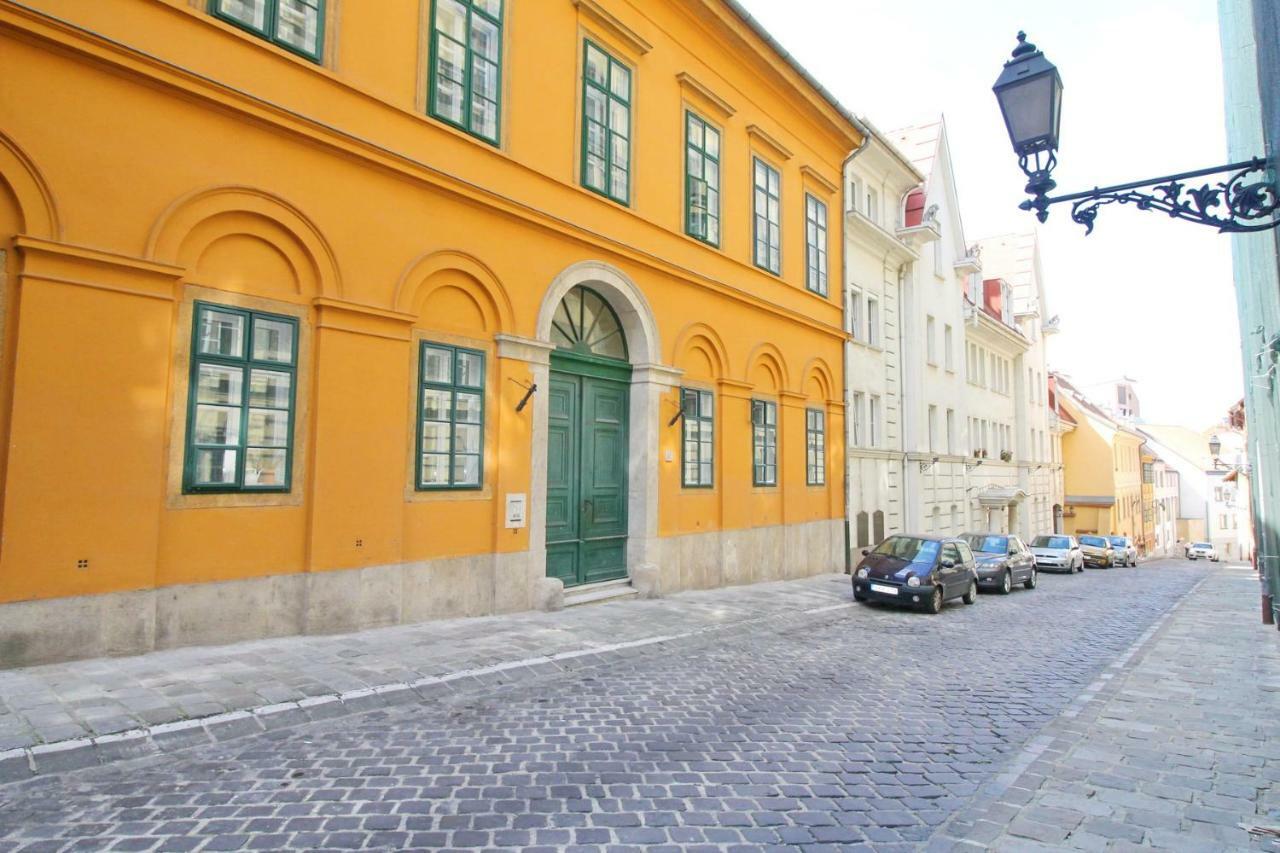 Cosy Castle Apartment Budapeste Exterior foto